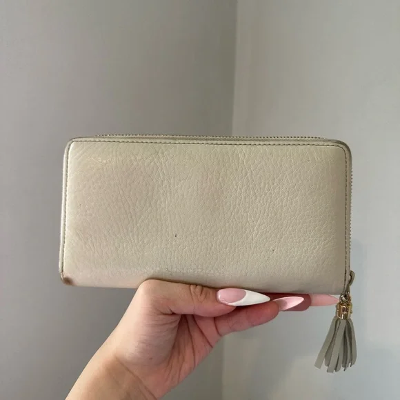 Gucci Beige Leather Zip-Around Wallet